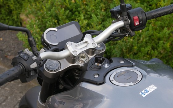 Gebrauchtmotorrad Honda CB 1000 R - Bild 7