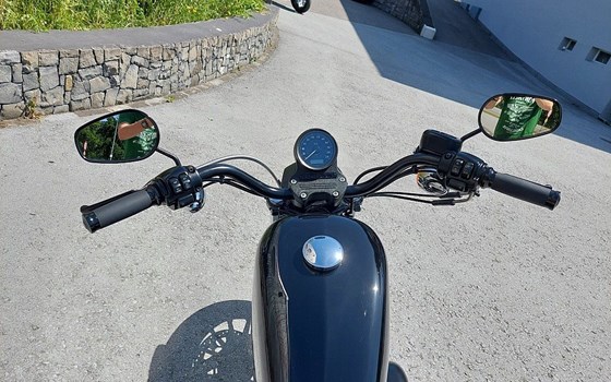 Gebrauchtmotorrad Harley-Davidson Sportster XL 883 R Roadster - Bild 8 Gebrauchtmotorrad Harley-Davidson Sportster XL 883 R Roadster - Bild 8