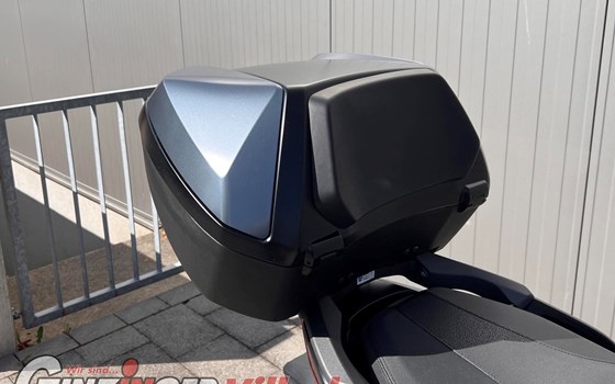 Gebrauchtmotorrad Honda Forza 350 - Bild 7 Gebrauchtmotorrad Honda Forza 350 - Bild 7