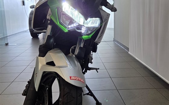 Neufahrzeug Kawasaki Z e-1 - Bild 8 Neufahrzeug Kawasaki Z e-1 - Bild 8