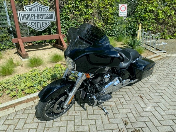 Gebrauchtmotorrad Harley-Davidson Touring Street Glide Special FLHXS