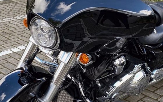 Gebrauchtmotorrad Harley-Davidson Touring Street Glide Special FLHXS - Bild 5