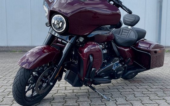 Gebrauchtmotorrad Harley-Davidson Touring Street Glide Special FLHXS - Bild 3