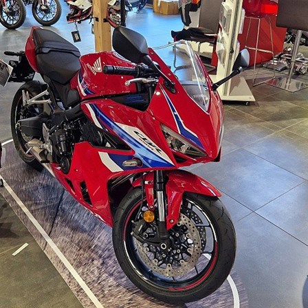 Honda CBR650R E-Clutch