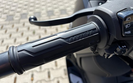 Gebrauchtmotorrad Yamaha XMAX 300 Tech MAX - Bild 8