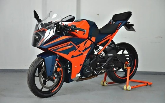 Gebrauchtmotorrad KTM RC 390 - Bild 1 Gebrauchtmotorrad KTM RC 390 - Bild 1