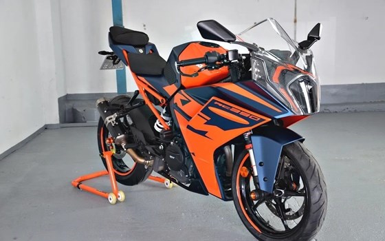 Gebrauchtmotorrad KTM RC 390 - Bild 2 Gebrauchtmotorrad KTM RC 390 - Bild 2