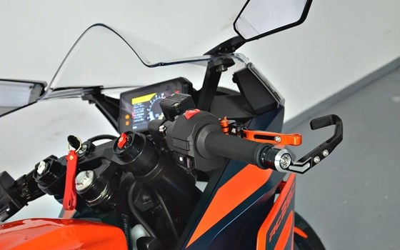 Gebrauchtmotorrad KTM RC 390 - Bild 3 Gebrauchtmotorrad KTM RC 390 - Bild 3