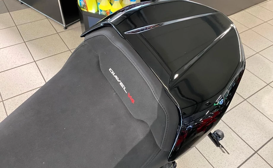 Angebot Ducati Diavel V4 Bild 14: Angebot Ducati Diavel V4