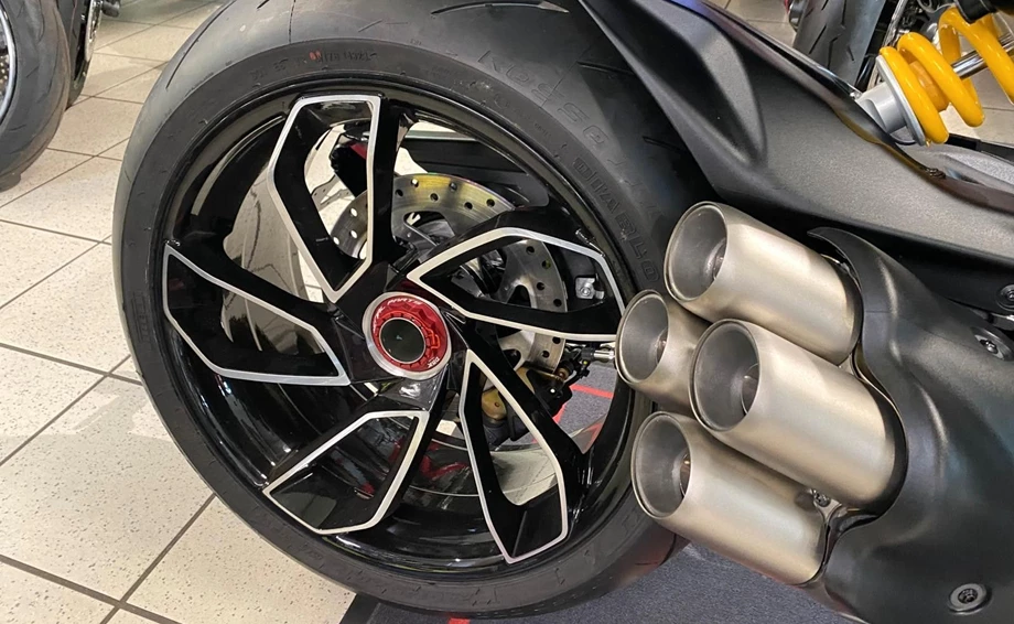 Angebot Ducati Diavel V4 Bild 17: Angebot Ducati Diavel V4