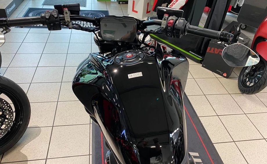 Angebot Ducati Diavel V4 Bild 3: Angebot Ducati Diavel V4