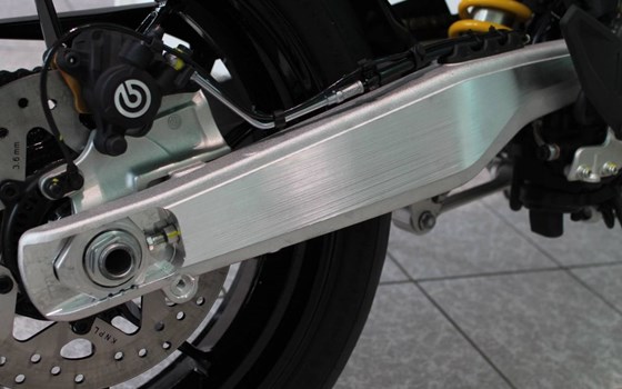 Gebrauchtmotorrad Ducati Hypermotard 698 Mono RVE - Bild 9