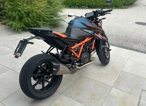 Gebrauchtmotorrad KTM 1290 Super Duke R EVO - Bild 4 Gebrauchtmotorrad KTM 1290 Super Duke R EVO - Bild 4
