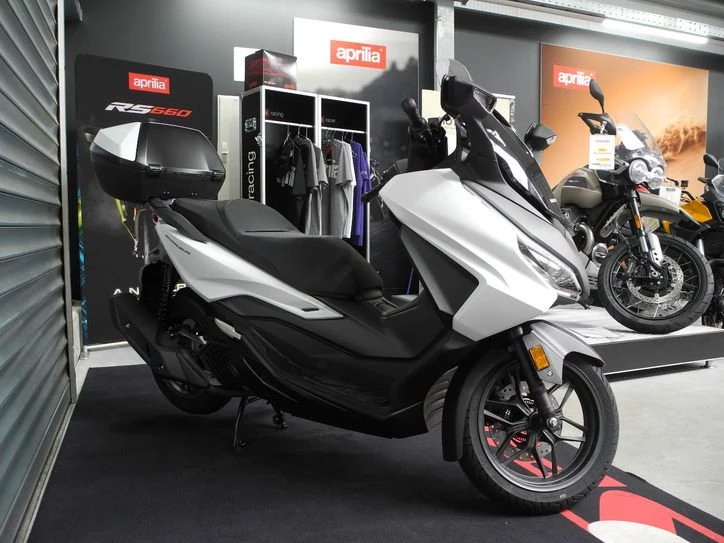 Angebot Honda Forza 350 Bild 5: Angebot Honda Forza 350