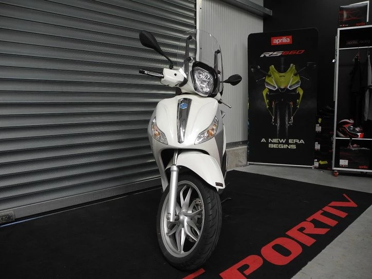 Offer Piaggio Medley 125 ie IGET Bild 3: Offer Piaggio Medley 125 ie IGET