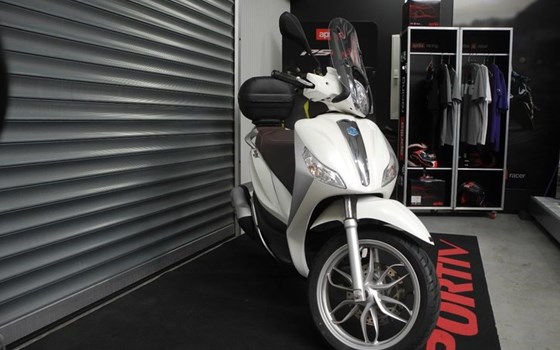 Gebrauchtmotorrad Piaggio Medley 125 ie IGET - Bild 4