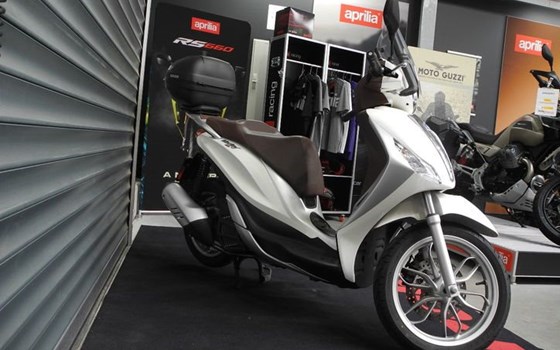Gebrauchtmotorrad Piaggio Medley 125 ie IGET - Bild 5