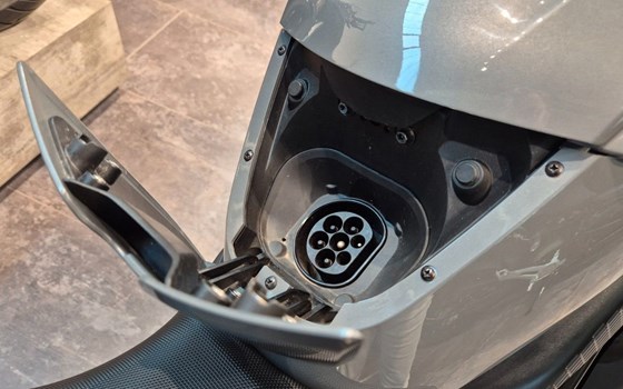 Gebrauchtmotorrad Zero SR/S - Bild 12