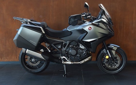 Gebrauchtmotorrad Honda NT1100 - Bild 2