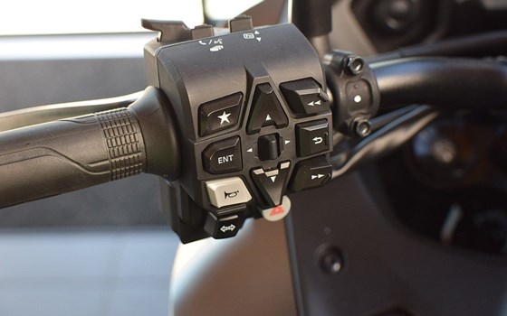 Gebrauchtmotorrad Honda NT1100 - Bild 6