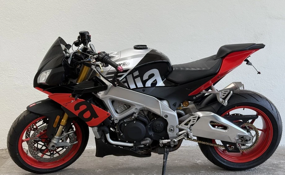 Angebot Aprilia Tuono V4 1100 Factory Bild 2: Angebot Aprilia Tuono V4 1100 Factory