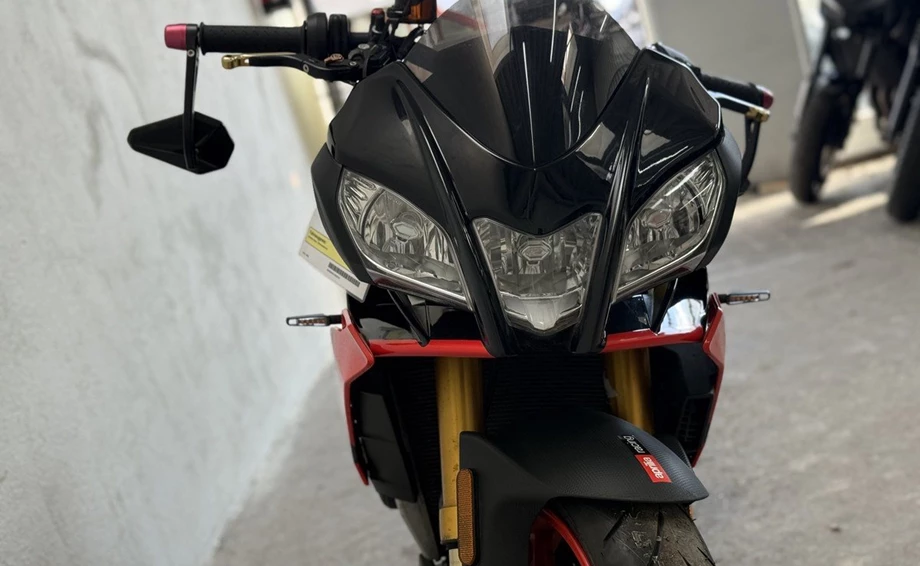 Angebot Aprilia Tuono V4 1100 Factory Bild 3: Angebot Aprilia Tuono V4 1100 Factory