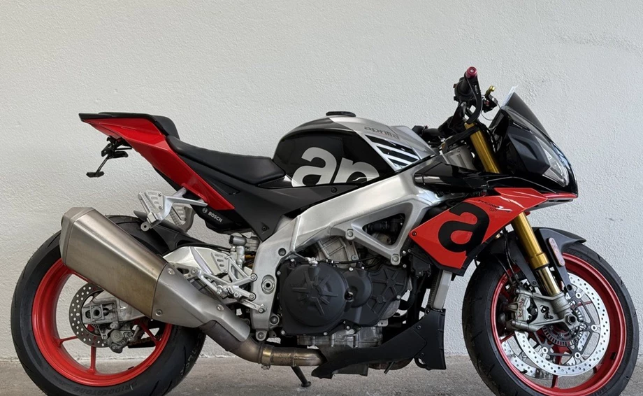 Angebot Aprilia Tuono V4 1100 Factory Bild 4: Angebot Aprilia Tuono V4 1100 Factory