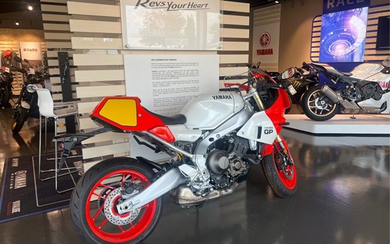 Gebrauchtmotorrad Yamaha XSR900 GP - Bild 3