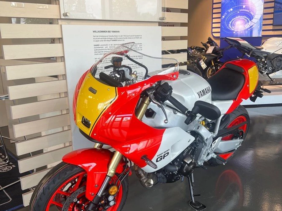 Angebot Yamaha XSR900 GP Bild 8: Angebot Yamaha XSR900 GP