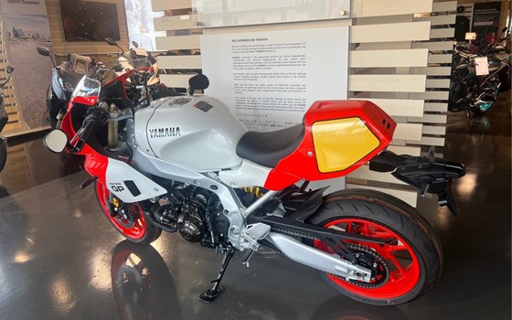 Gebrauchtmotorrad Yamaha XSR900 GP - Bild 9