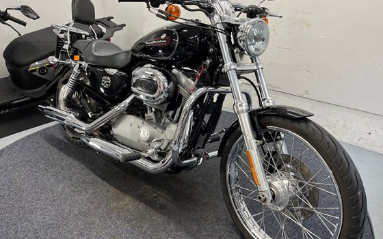 Gebrauchtmotorrad Harley-Davidson Sportster XL 883 C Custom - Bild 11