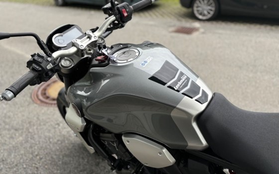 Gebrauchtmotorrad Honda CB 1000 R - Bild 8