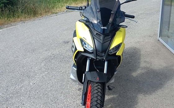 Gebrauchtmotorrad Aprilia SR GT Sport 125 - Bild 2 Gebrauchtmotorrad Aprilia SR GT Sport 125 - Bild 2