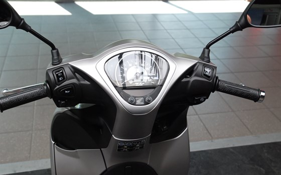 Gebrauchtmotorrad Honda SH Mode 125 - Bild 13