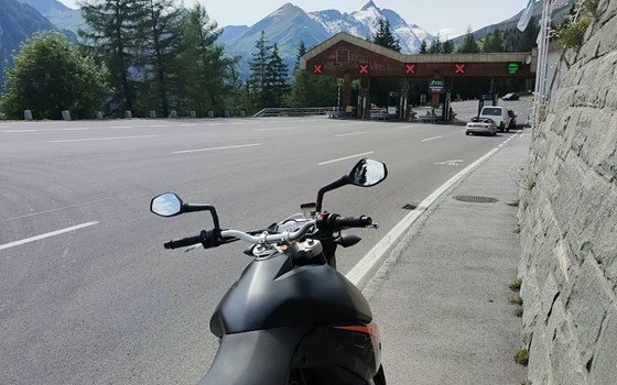Gebrauchtmotorrad KTM 990 Supermoto - Bild 4 Gebrauchtmotorrad KTM 990 Supermoto - Bild 4