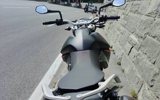 Gebrauchtmotorrad KTM 990 Supermoto - Bild 6 Gebrauchtmotorrad KTM 990 Supermoto - Bild 6