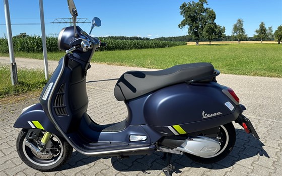 Gebrauchtmotorrad Vespa GTS 300 Super Tech - Bild 3 Gebrauchtmotorrad Vespa GTS 300 Super Tech - Bild 3