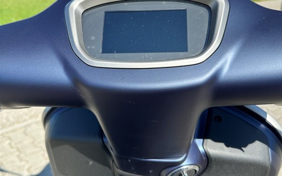 Gebrauchtmotorrad Vespa GTS 300 Super Tech - Bild 7 Gebrauchtmotorrad Vespa GTS 300 Super Tech - Bild 7