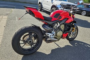 Angebot Ducati Streetfighter V4 S