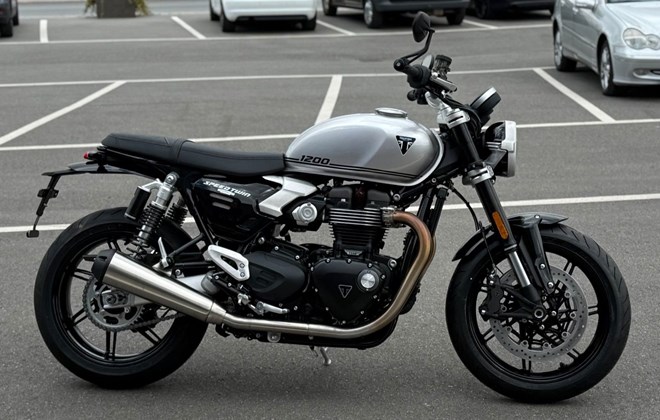 Triumph Speed Twin 1200