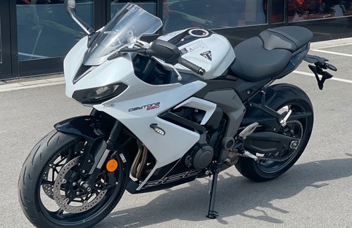 Neumotorrad Triumph Daytona 660