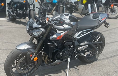 Neumotorrad Triumph Street Triple RS