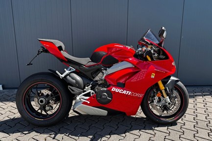 Ducati Panigale V4 S