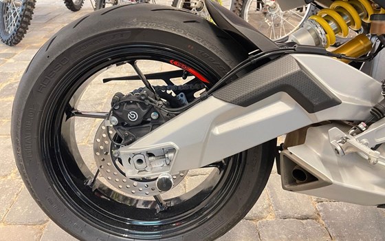 Gebrauchtmotorrad Aprilia Tuono 660 Factory - Bild 2
