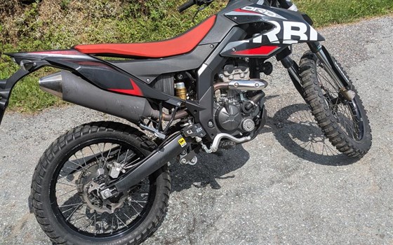 Gebrauchtmotorrad Derbi Senda DRD 125 R - Bild 2 Gebrauchtmotorrad Derbi Senda DRD 125 R - Bild 2
