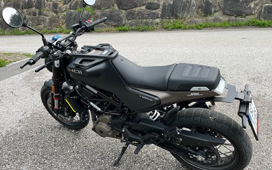 Gebrauchtmotorrad Husqvarna Svartpilen 401 - Bild 3 Gebrauchtmotorrad Husqvarna Svartpilen 401 - Bild 3