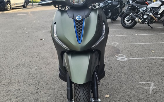 Neufahrzeug Piaggio Beverly 400 S - Bild 6 Neufahrzeug Piaggio Beverly 400 S - Bild 6