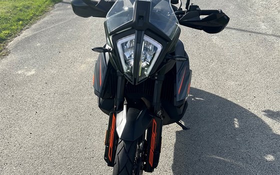 Gebrauchtmotorrad KTM 890 Adventure - Bild 2 Gebrauchtmotorrad KTM 890 Adventure - Bild 2