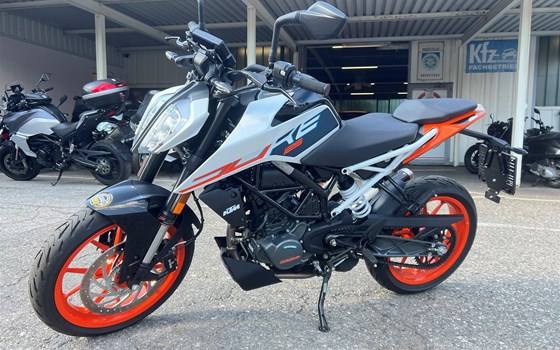 Gebrauchtmotorrad KTM 125 Duke - Bild 1 Gebrauchtmotorrad KTM 125 Duke - Bild 1