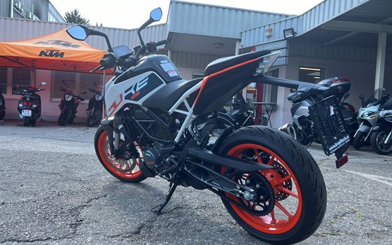 Gebrauchtmotorrad KTM 125 Duke - Bild 2 Gebrauchtmotorrad KTM 125 Duke - Bild 2